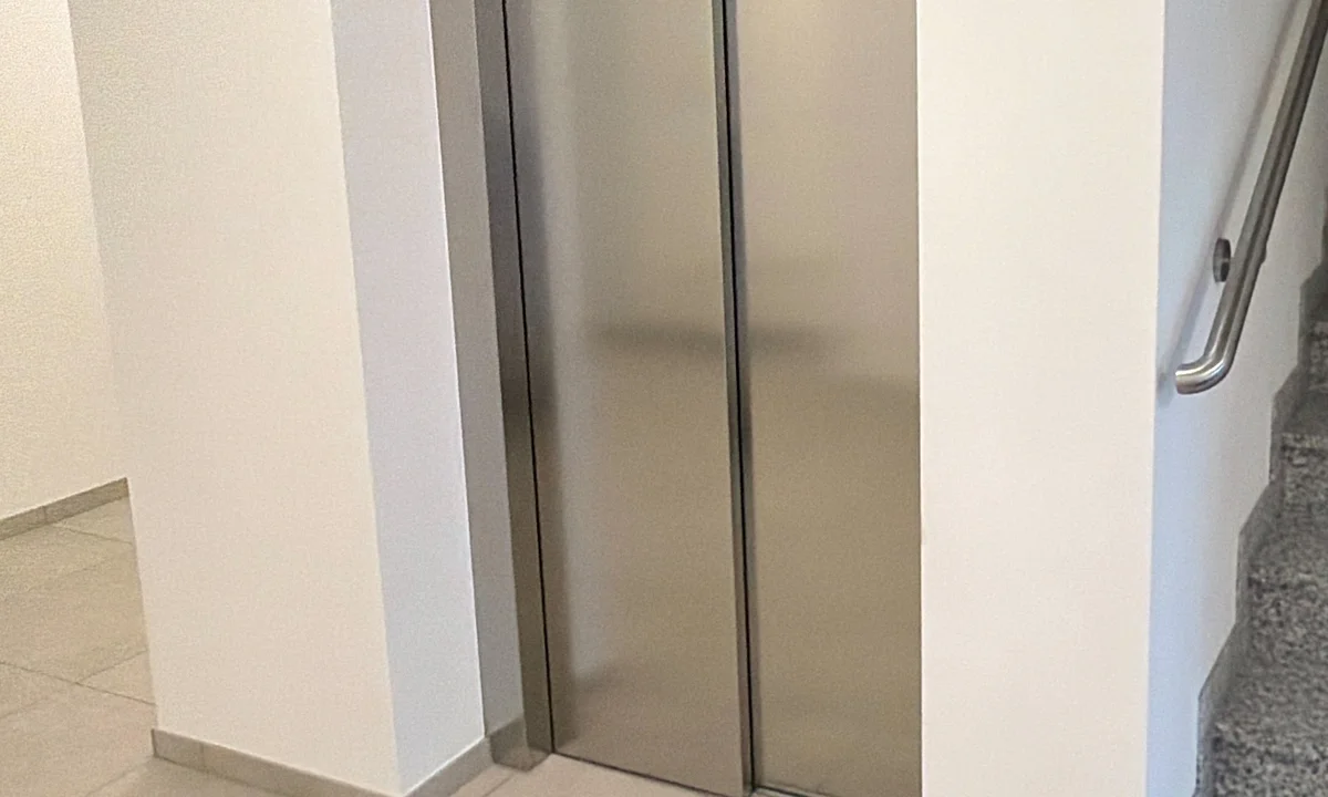 AUFZUG – KOMFORT BIS VOR DIE WOHNUNG