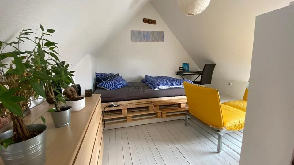 Stilvolle Dachgeschosswohnung mit Maisonette-Charakter im Herzen von Bayreuth