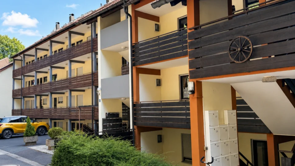 Sonnige Erdgeschosswohnung mit großer Terrasse – klein im Format, groß in den Möglichkeiten
